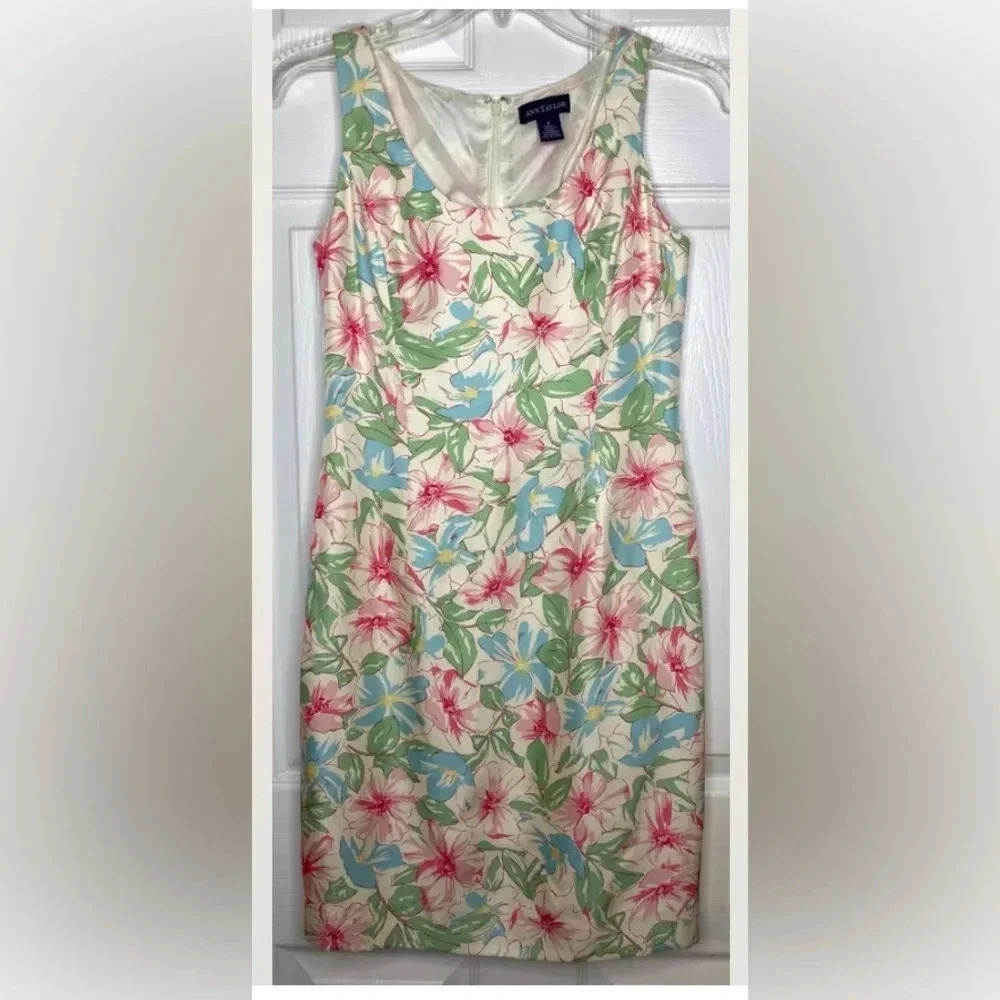 Woman ANN TAYLOR ivory Blue Pink Floral 100% Silk Sleeveless Shift Dress Sz 2